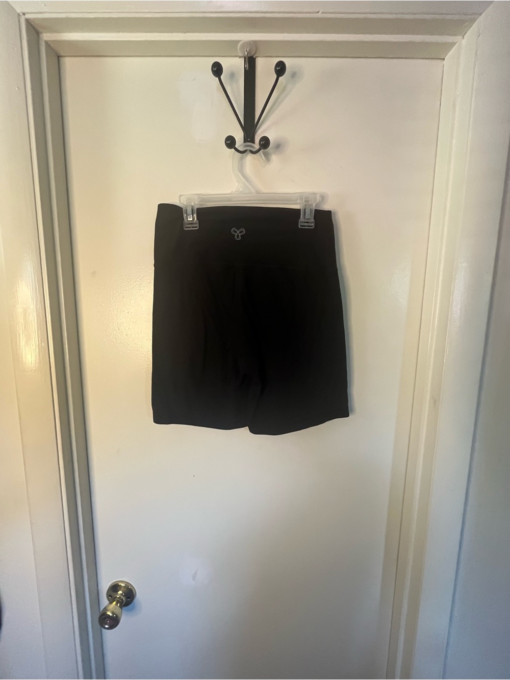 TNA by Aritzia Black Biker Shorts - Picture 3 of 5